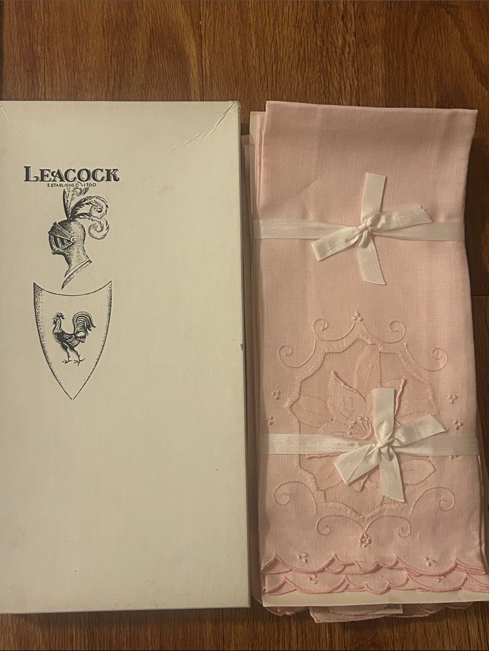 Vintage Leacock Madeira Hand-Embroidered linen and cotton guest towels - 8 New